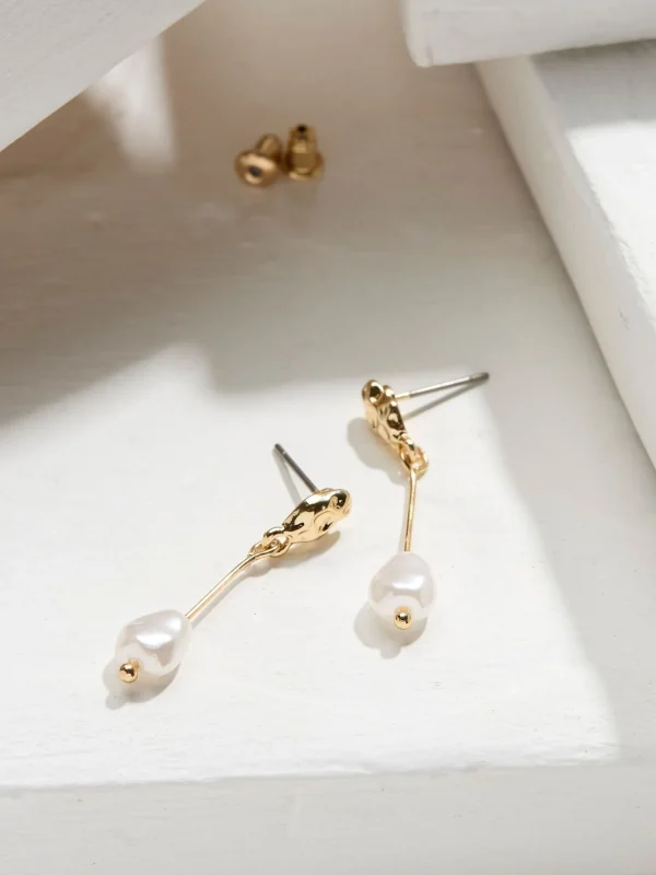 Gold Tone Hammered Pearl Earrings