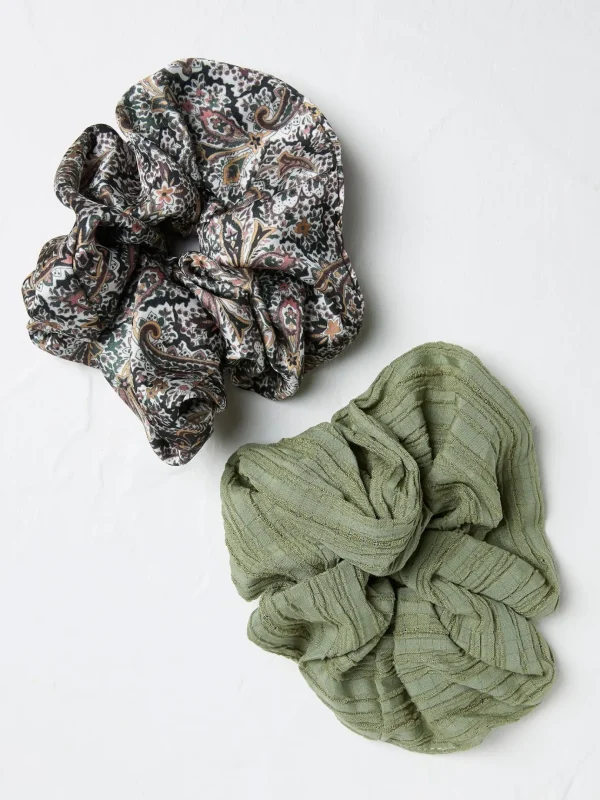 Green 2 Pack Paisley Scrunchies